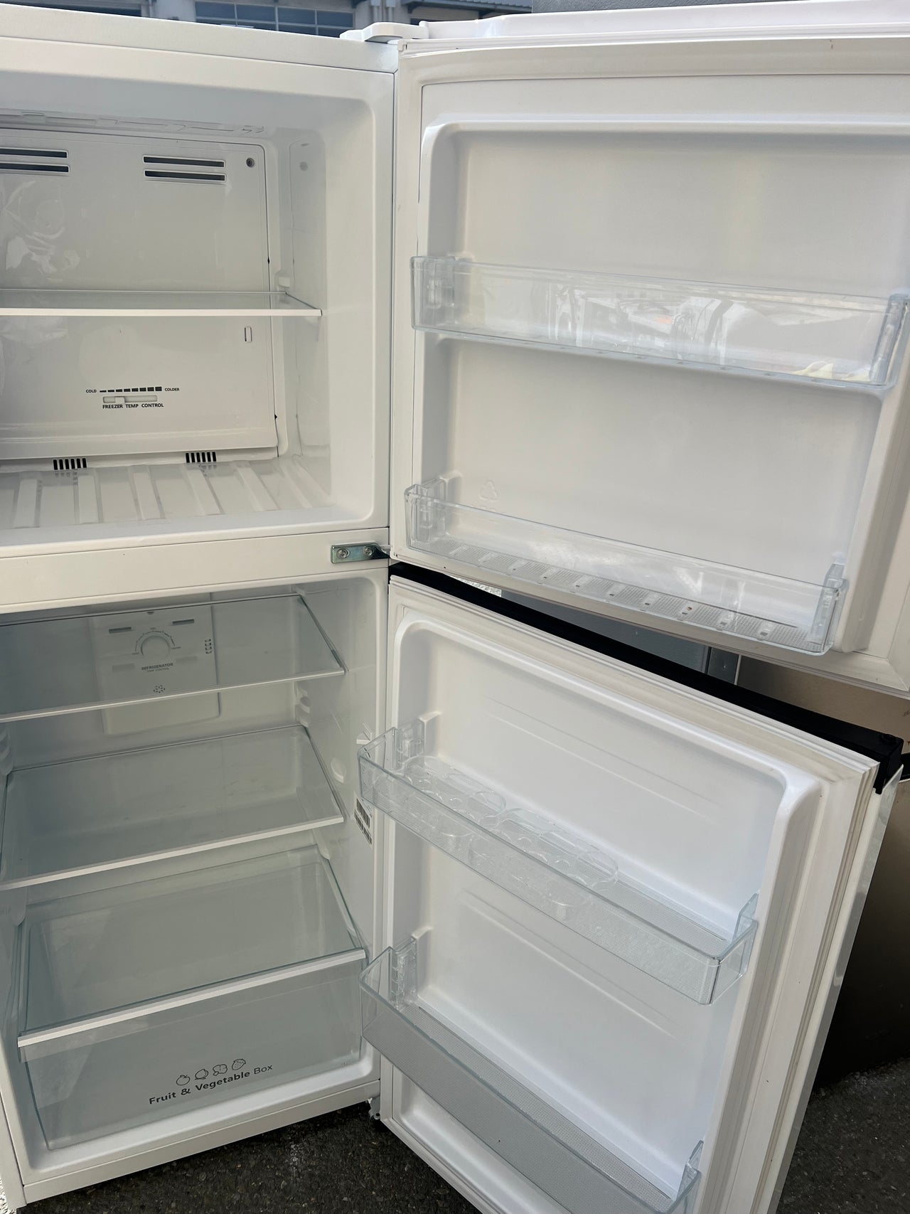 Factory second Hisense 205L Top Mount Frost Free Refrigerator Model: HRTF205 - Second Hand Appliances Geebung