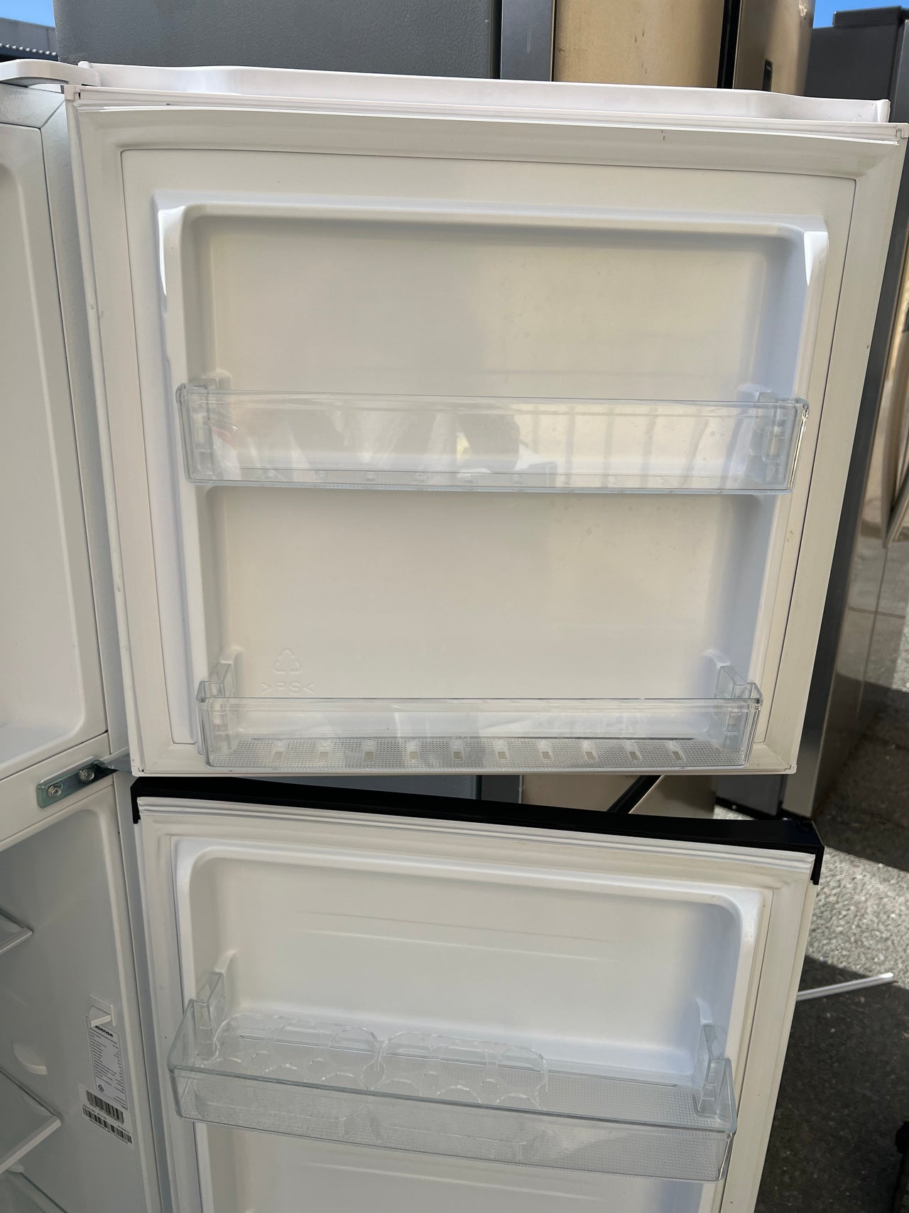 Factory second Hisense 205L Top Mount Frost Free Refrigerator Model: HRTF205 - Second Hand Appliances Geebung