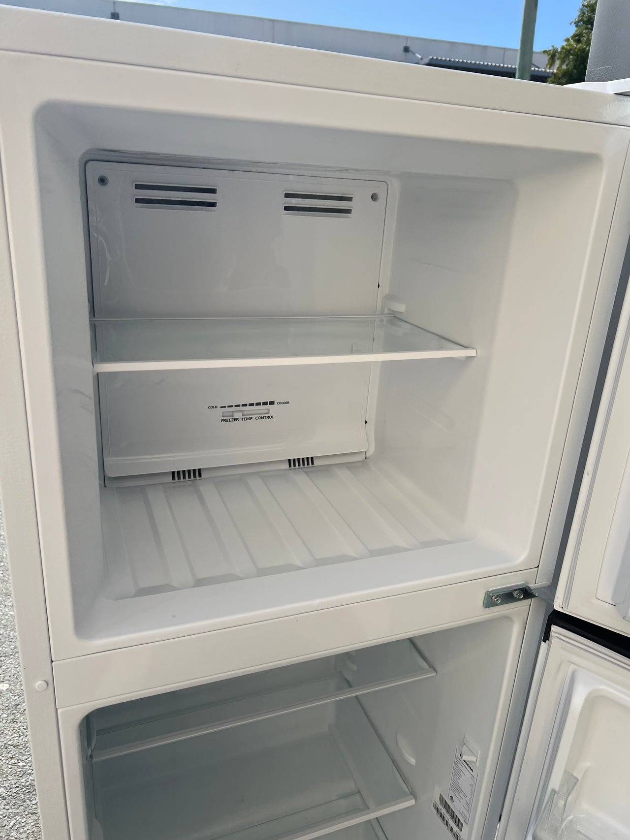 Factory second Hisense 205L Top Mount Frost Free Refrigerator Model: HRTF205 - Second Hand Appliances Geebung