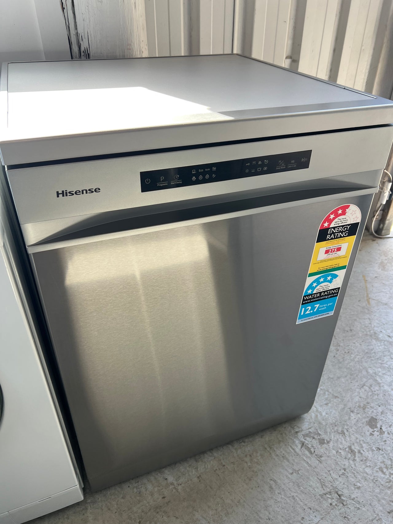 Factory second Hisense 60cm Freestanding Dishwasher Model: HSCE14FS - Second Hand Appliances Geebung