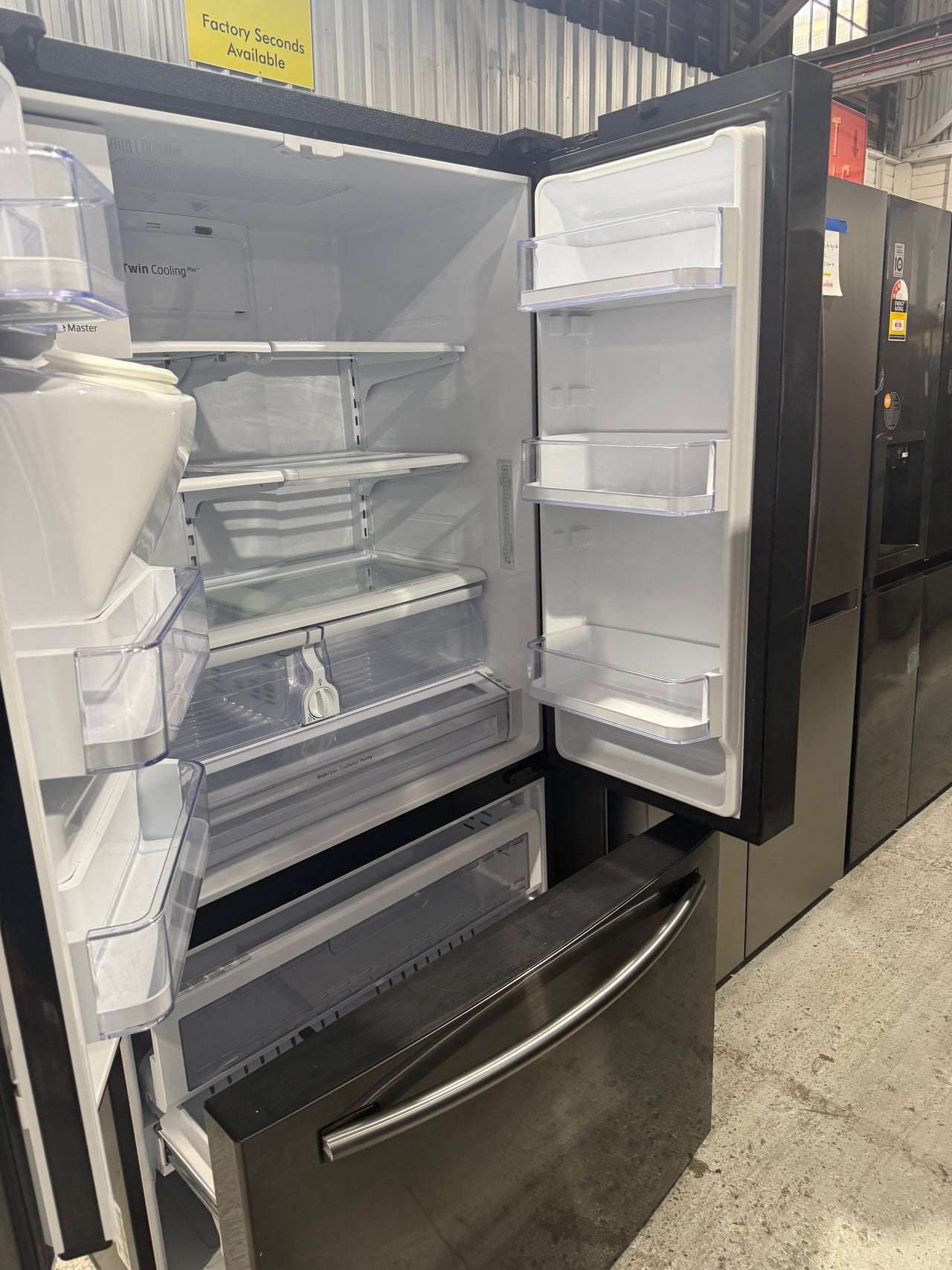 Second hand Samsung 665l French door SRF665CDBLS