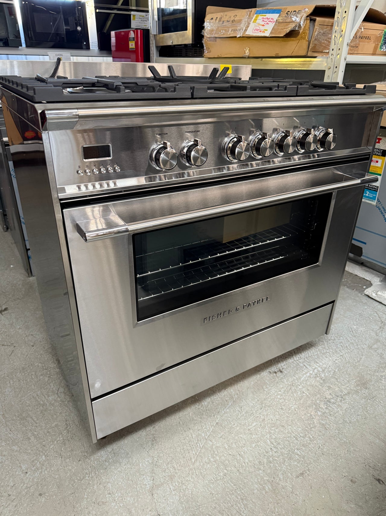 Factory second Fisher & Paykel 90cm Freestanding Dual Fuel Cooker OR90SCG2X1