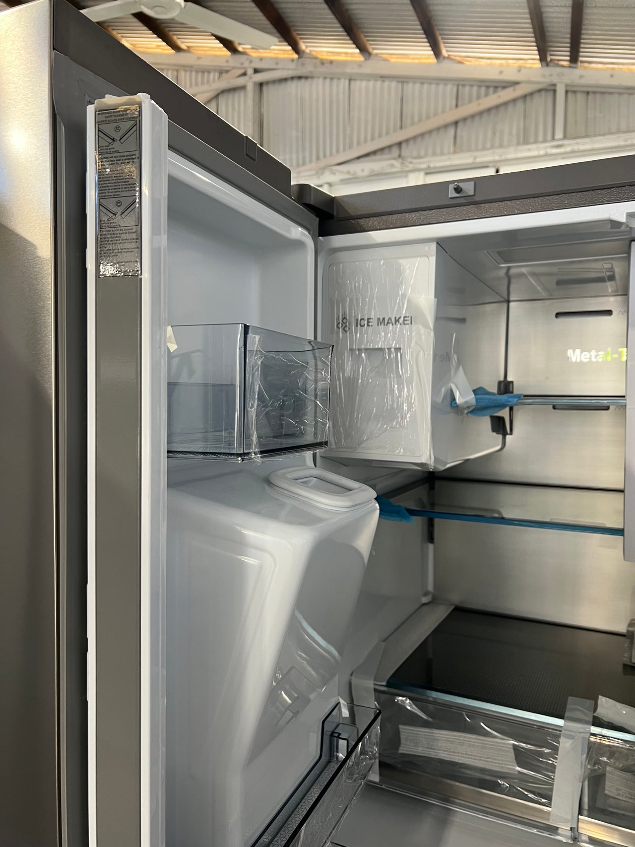 Transportation damaged Hisense 585L PureFlat Quad Door French Door Fridge with Ice & Water Dispenser - Stainless Steel Model: HRCD585SW - Second Hand Appliances Geebung