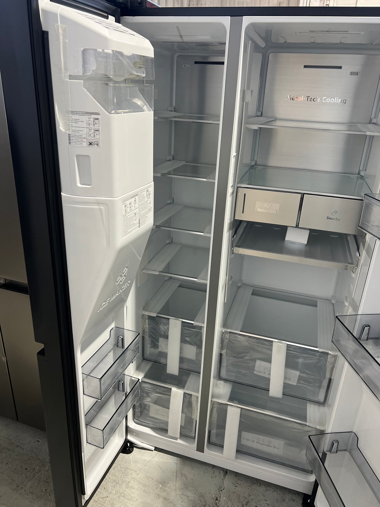 Transportation damaged Hisense 632L Side By Side Refrigerator with non-plumbed water and ice dispenser  HRSBS632BW - Second Hand Appliances Geebung