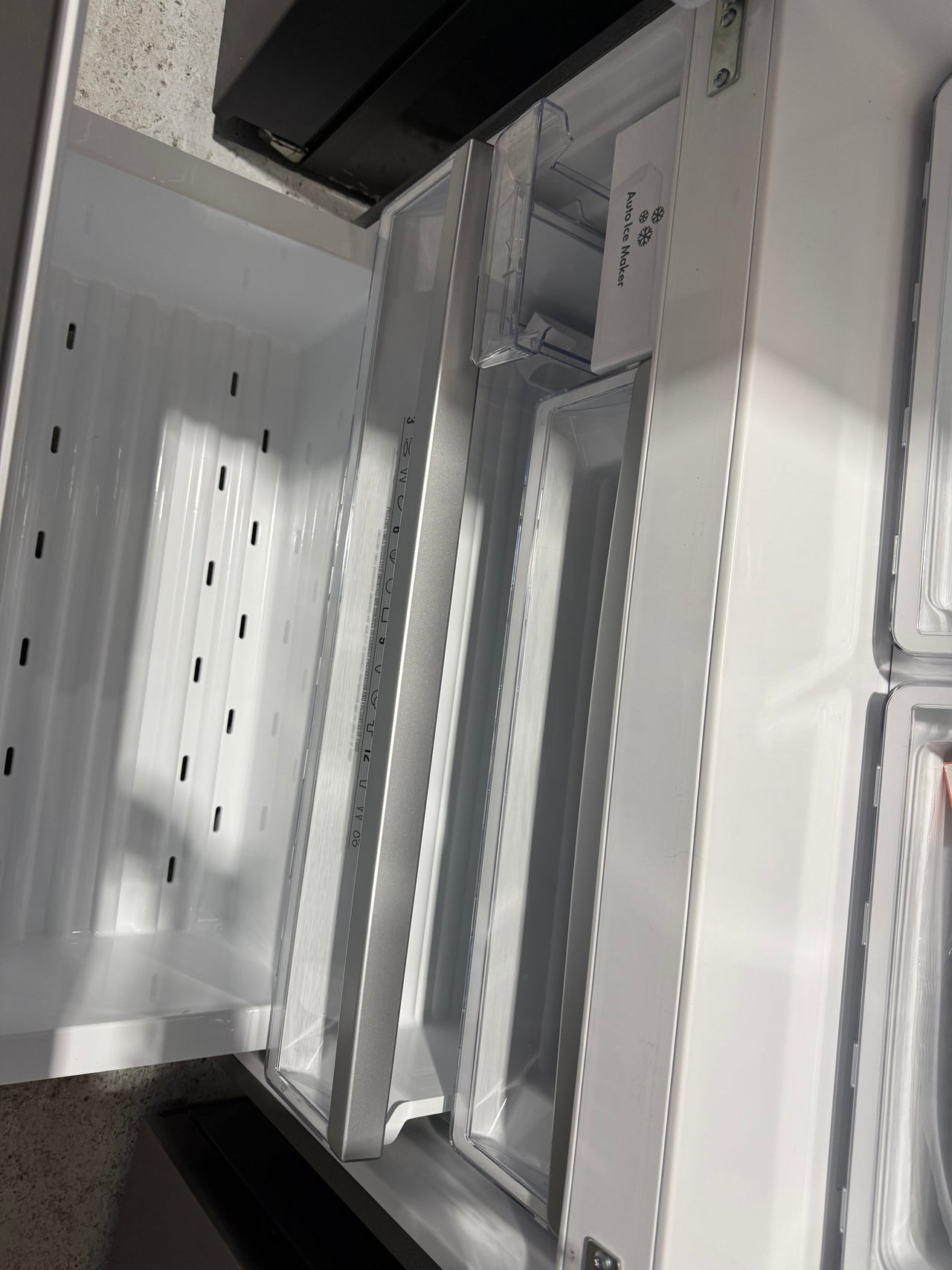 Factory second Westinghouse 605L Side by Side Fridge – Stainless Steel WHE6060SB
