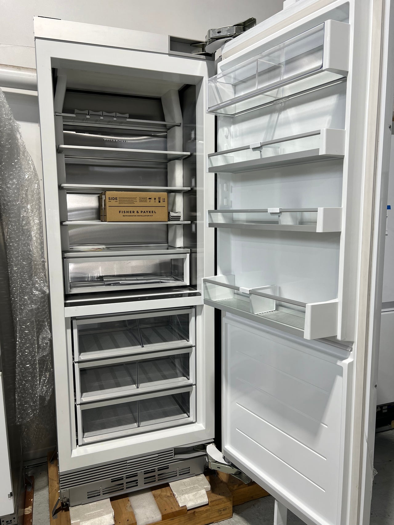 Factory second Fisher & Paykel RS7621SRK1 463L Integrated Column Fridge - Second Hand Appliances Geebung