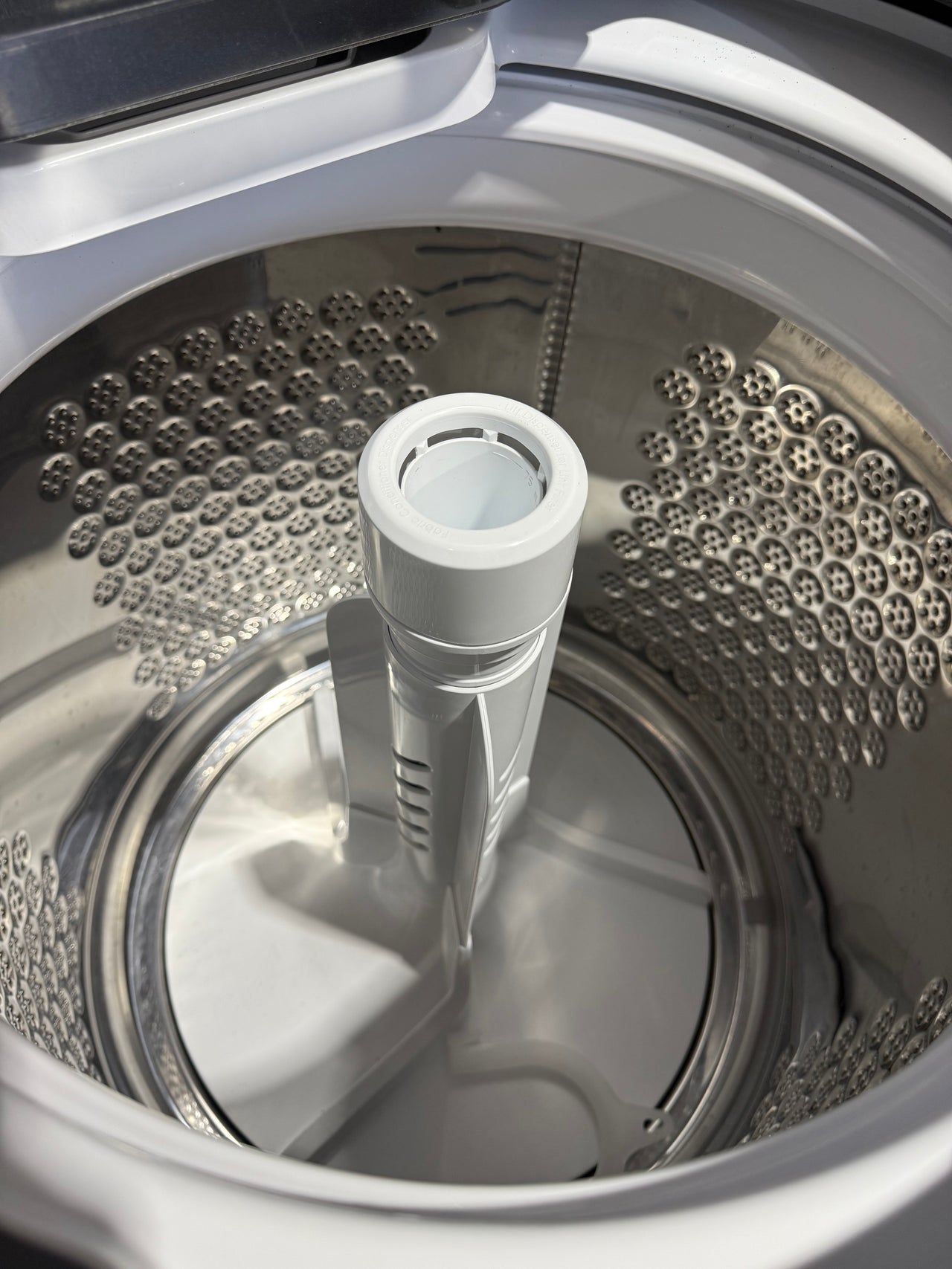 Factory second Westinghouse WWT9084C7SA – 9 kg EasyCare Top Load Washing Machine