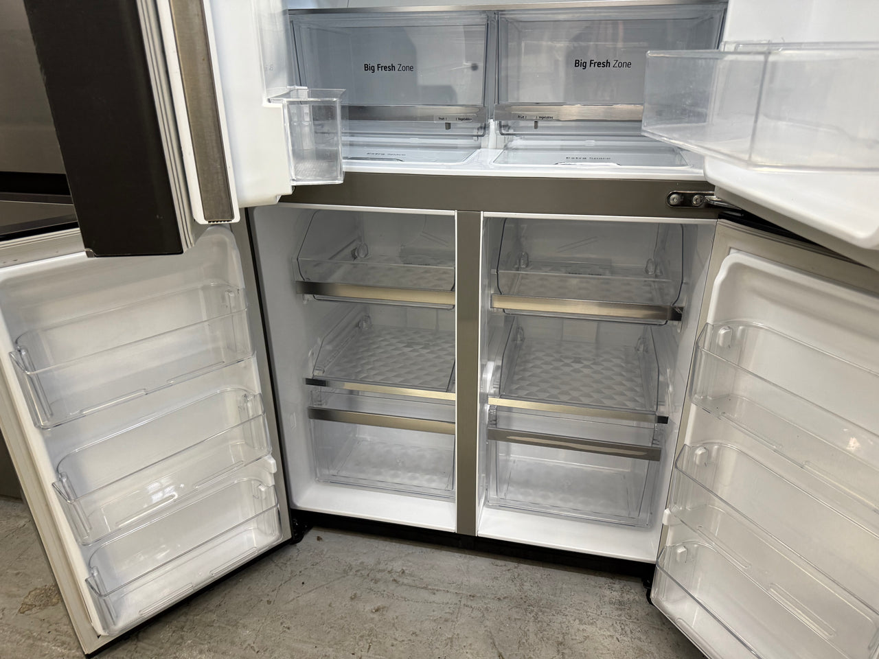 Second hand LG GF-L706MBL – 637 L French Door Refrigerator in Matte Black