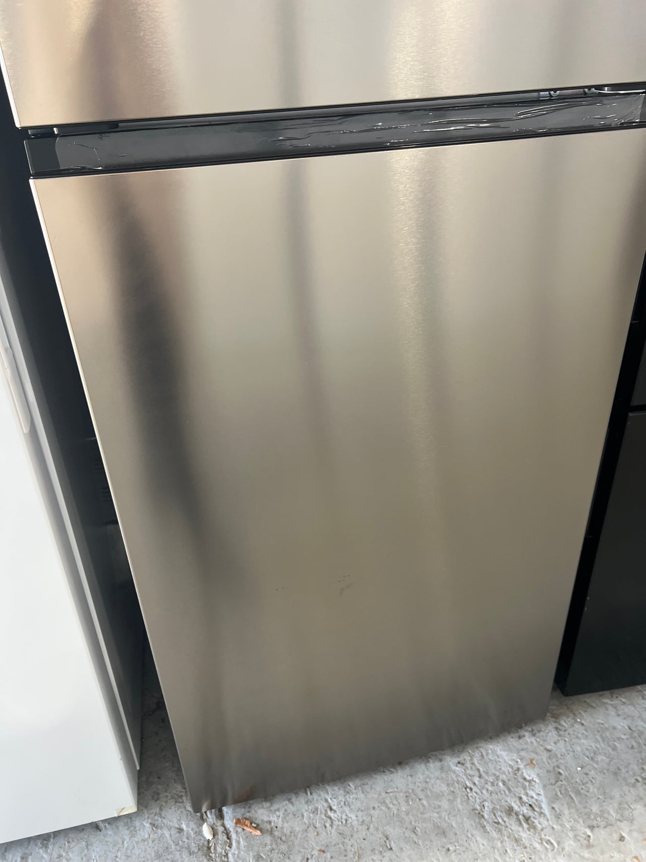 Transportation damaged Hisense HRTF424S 424L Top Mount Fridge (Stainless Steel) HRTF424S - Second Hand Appliances Geebung