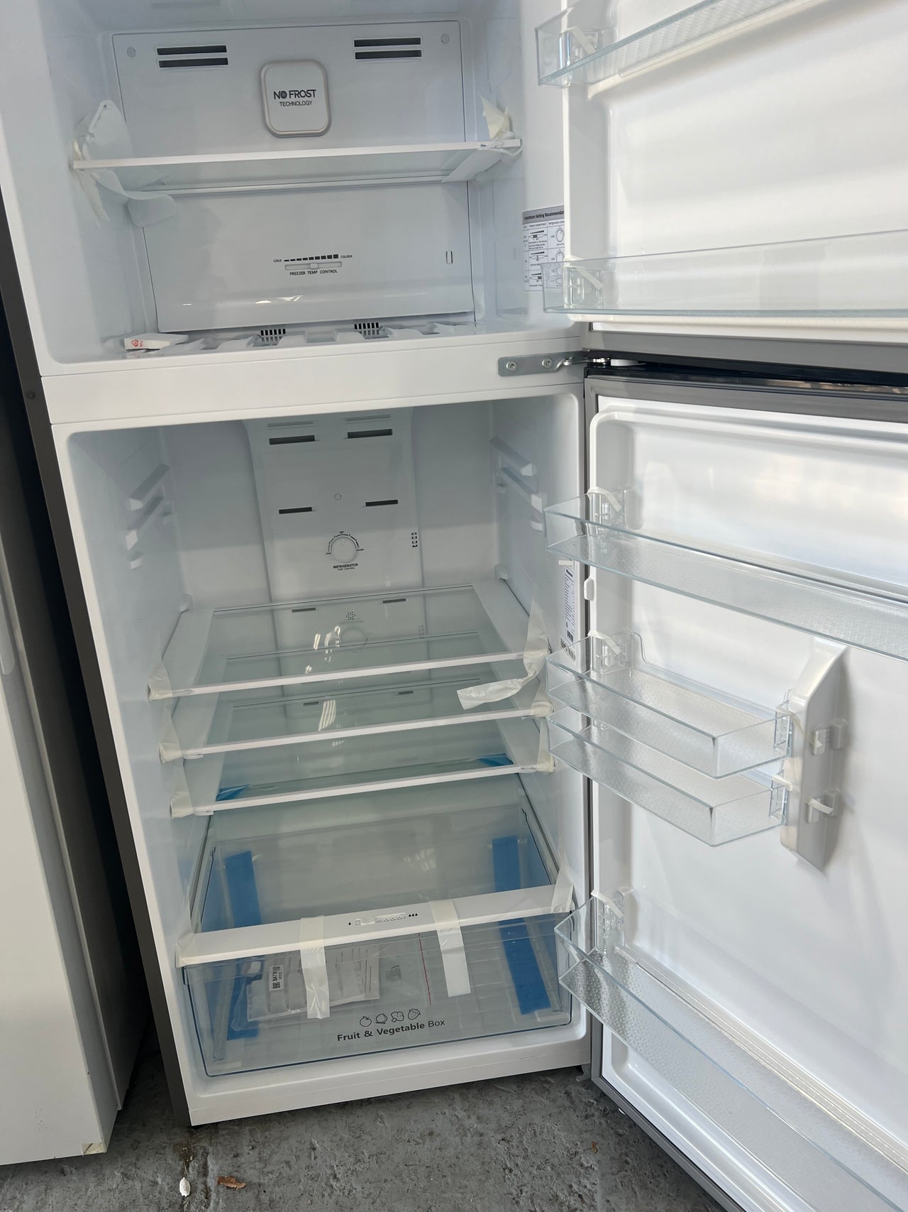 Transportation damaged Hisense HRTF424S 424L Top Mount Fridge (Stainless Steel) HRTF424S - Second Hand Appliances Geebung