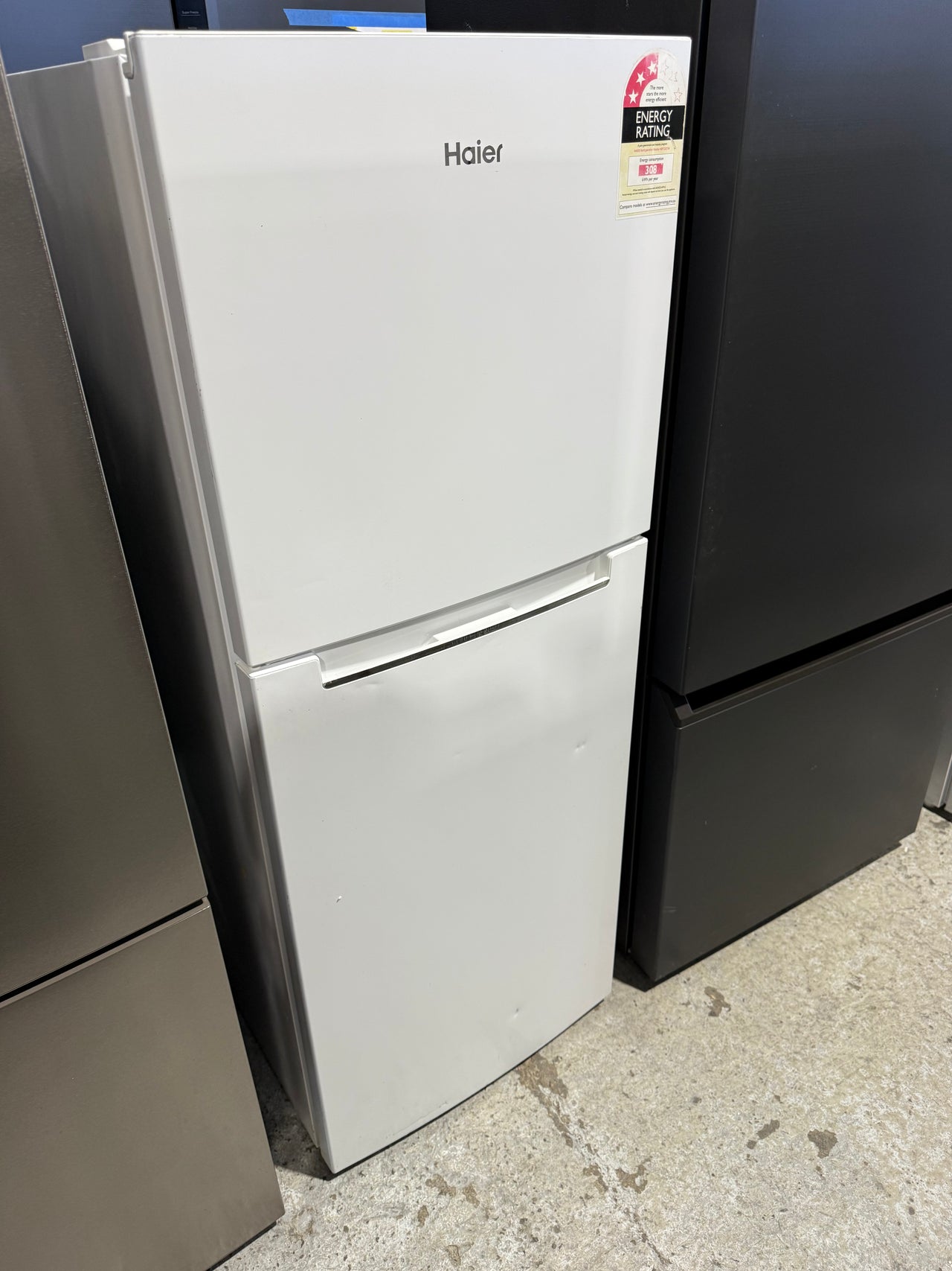 Second hand Haier HRF220TW – 221 L Frost-Free Top-Mount Refrigerator