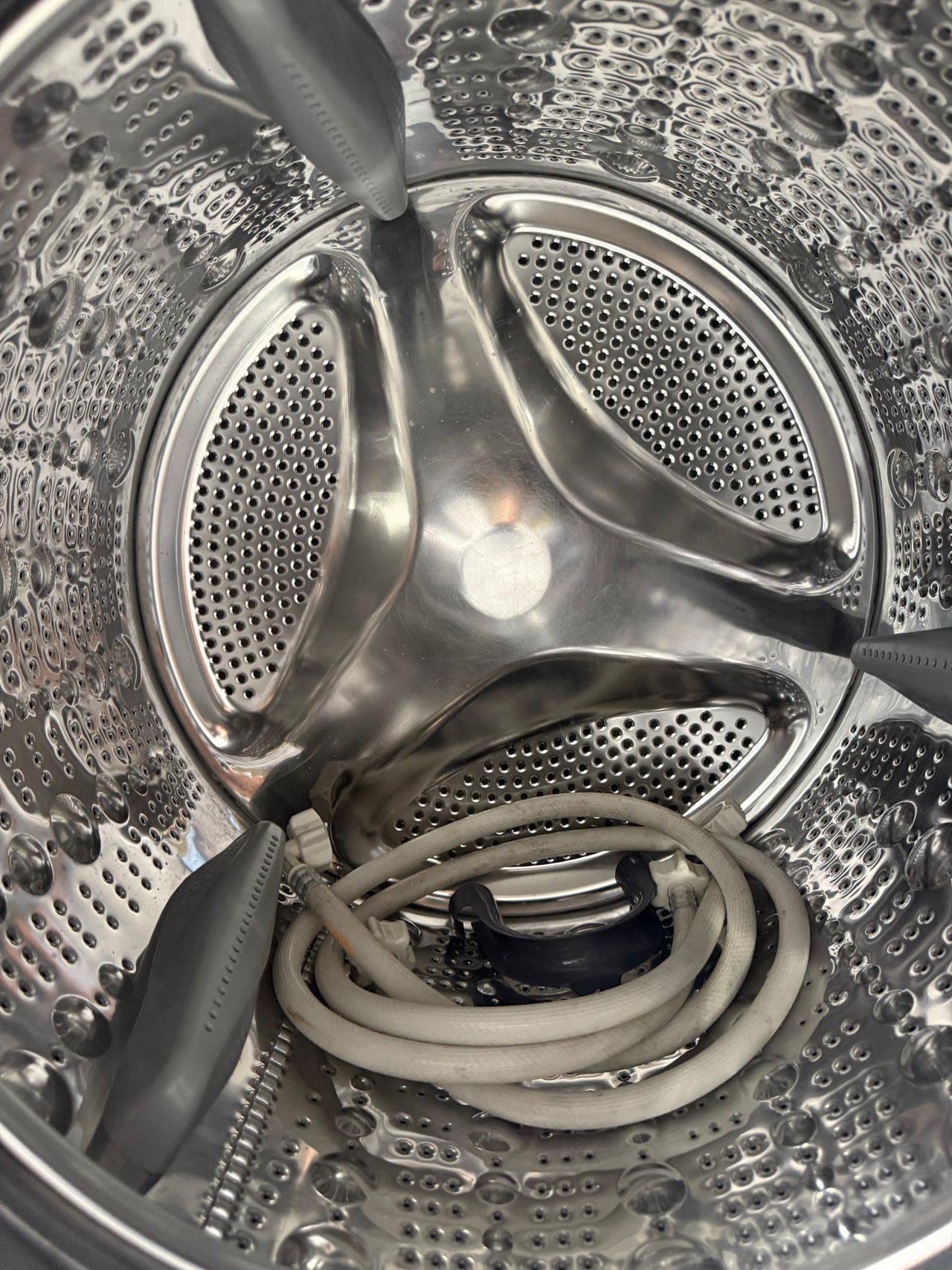 Second hand LG 13 kg Front Load Washing Machine with Turbo Clean®   Model: WD1013NDE