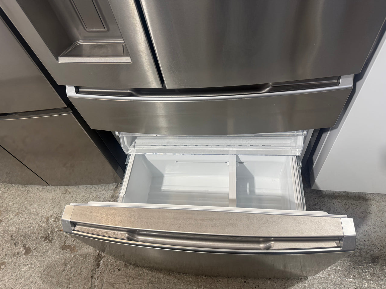 Second hand Westinghouse 609L French Door Refrigerator with Ice & Water – Stainless Steel WHE6170SB