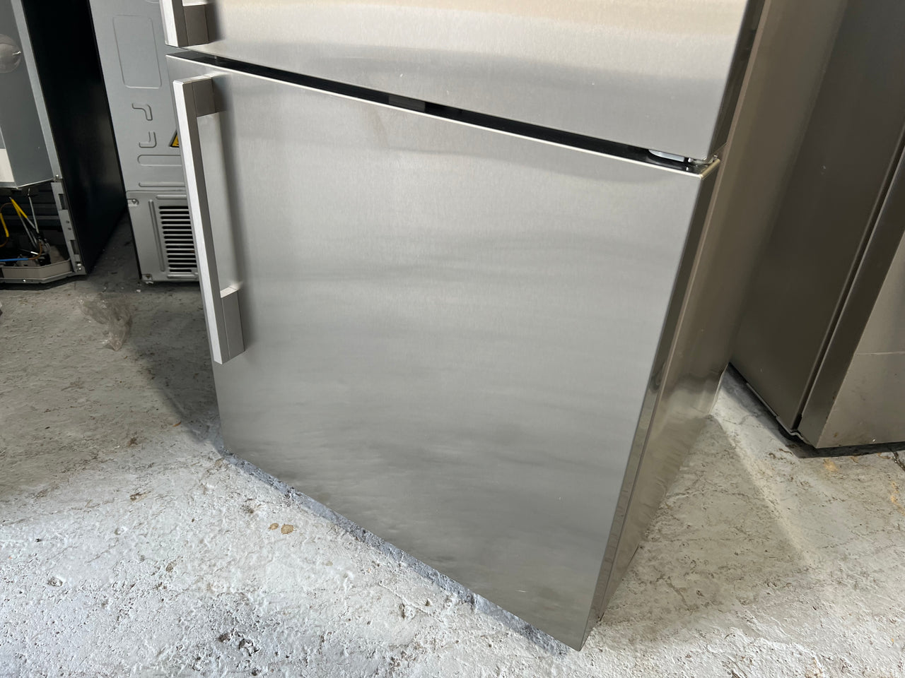 Factory second 380l Fisher&Paykel with ice and water dispenser E402BRXFDU5 - Second Hand Appliances Geebung