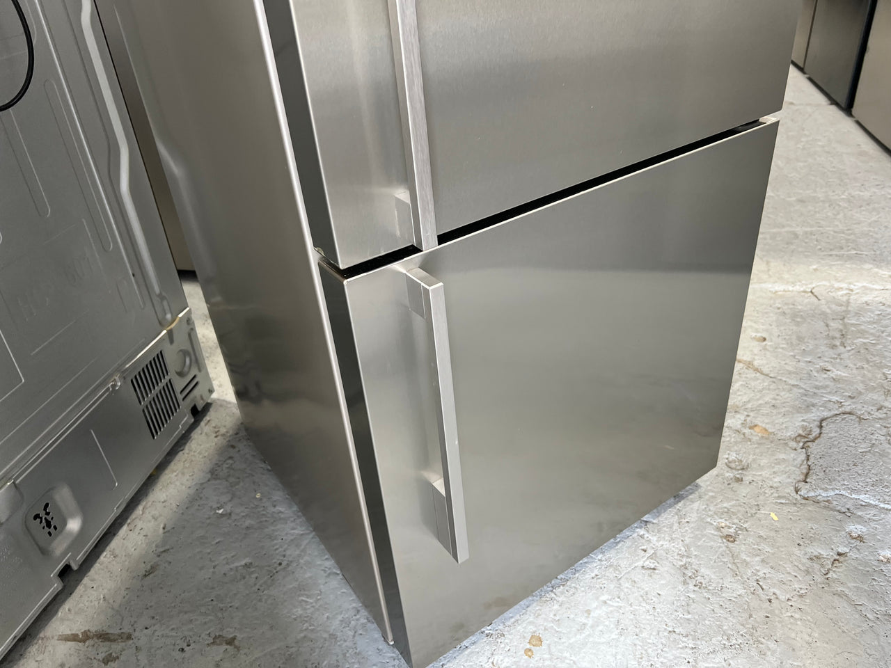 Factory second 380l Fisher&Paykel with ice and water dispenser E402BRXFDU5 - Second Hand Appliances Geebung