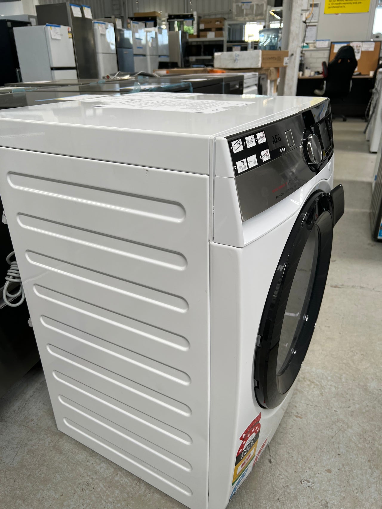 Factory second AEG 9kg/5kg OKOMix Washer Dryer Combo /A GRADE LWX9A9613C - Second Hand Appliances Geebung