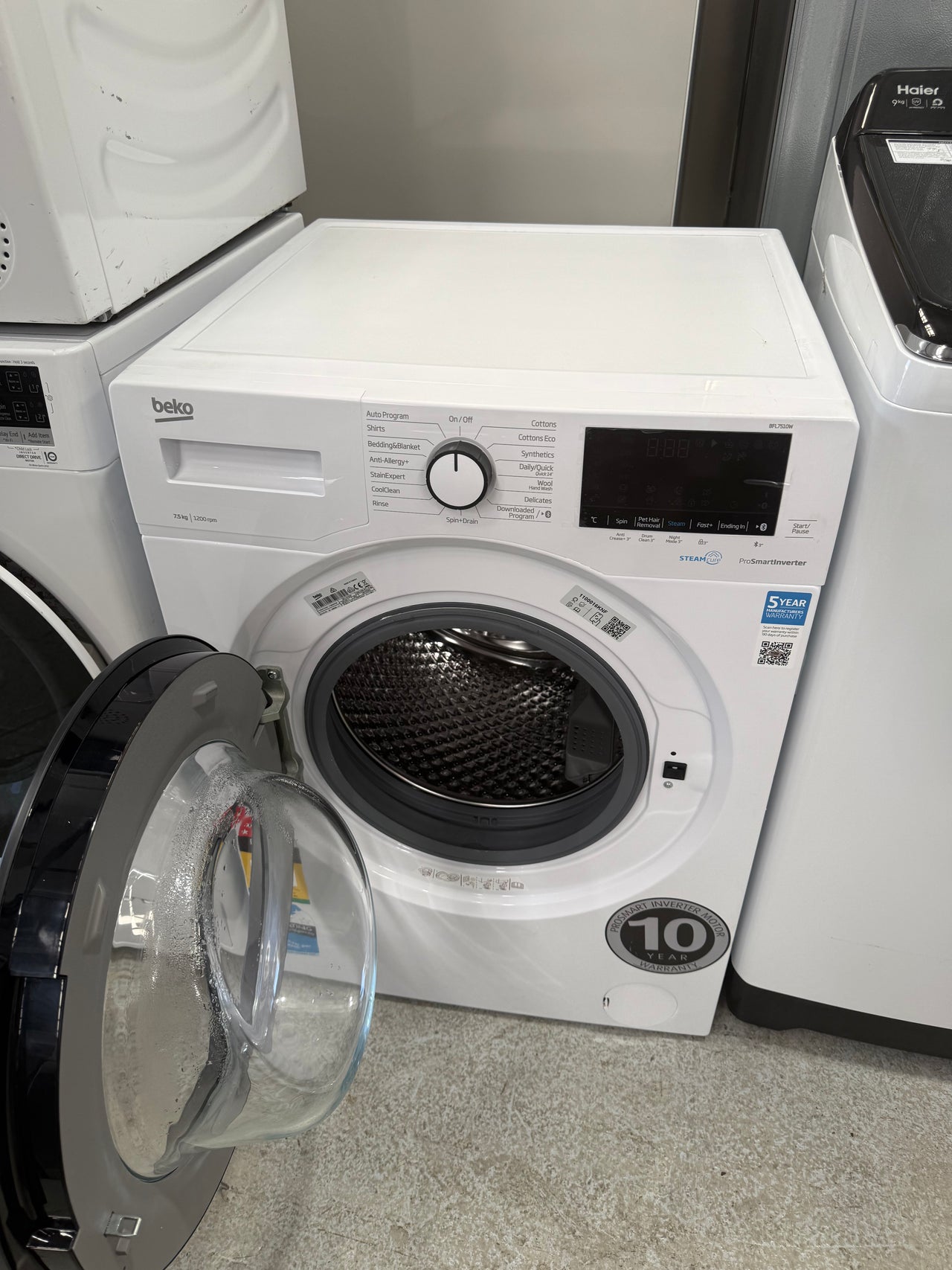 Transportation damaged Beko 7.5kg Front Load Washing Machine BFL7510W