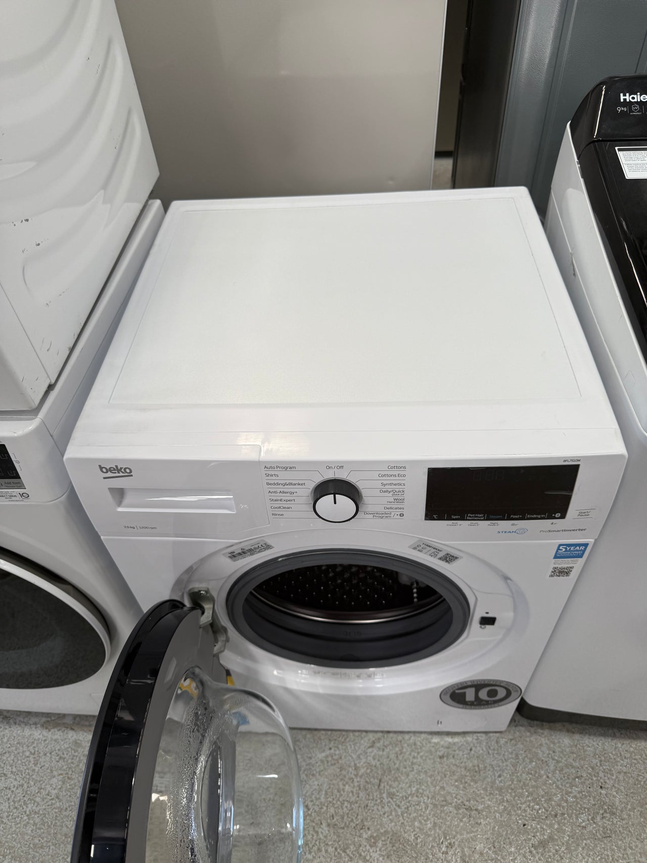 Transportation damaged Beko 7.5kg Front Load Washing Machine BFL7510W