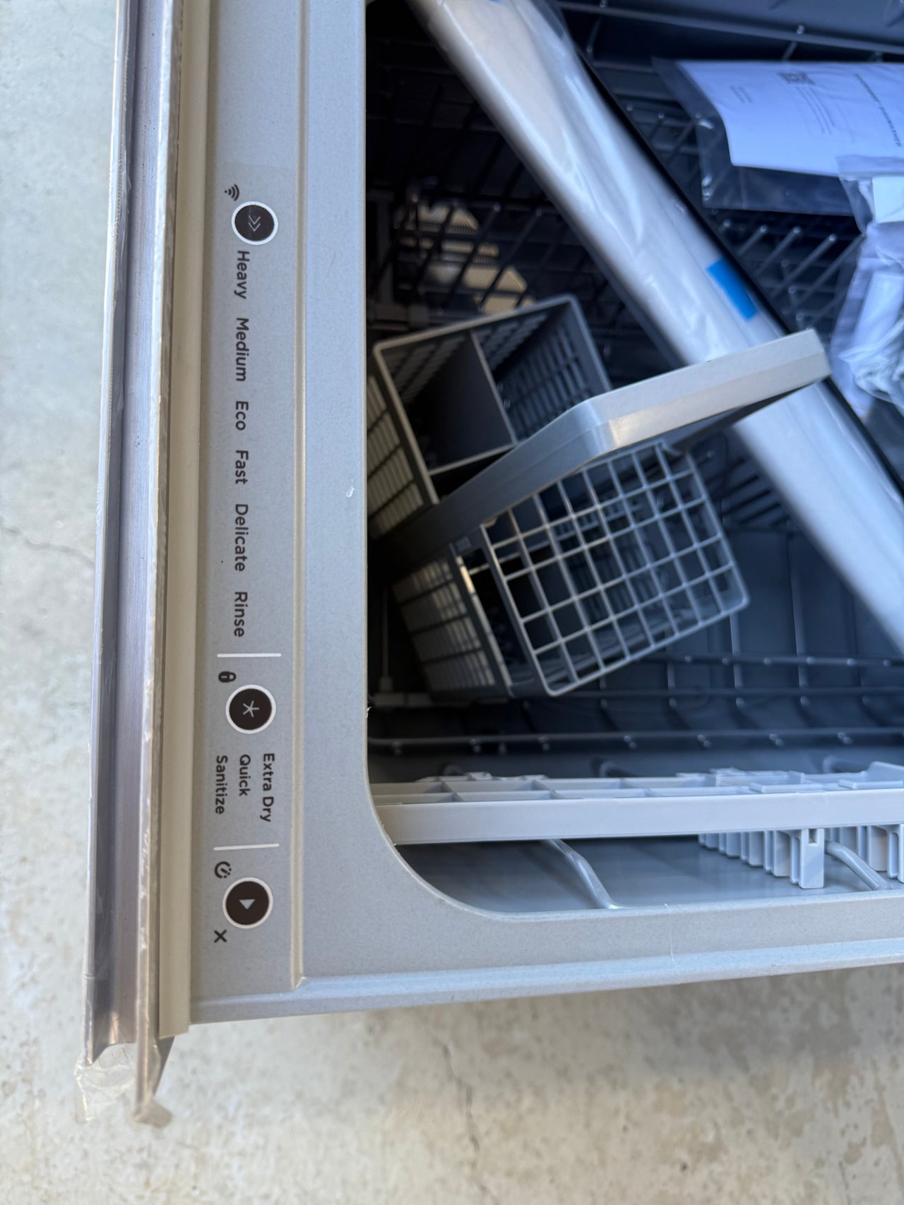 Transportation damaged Fisher & Paykel DD60ST4NX9 Series 9, Contemporary Tall Single DishDrawer™ Dishwasher