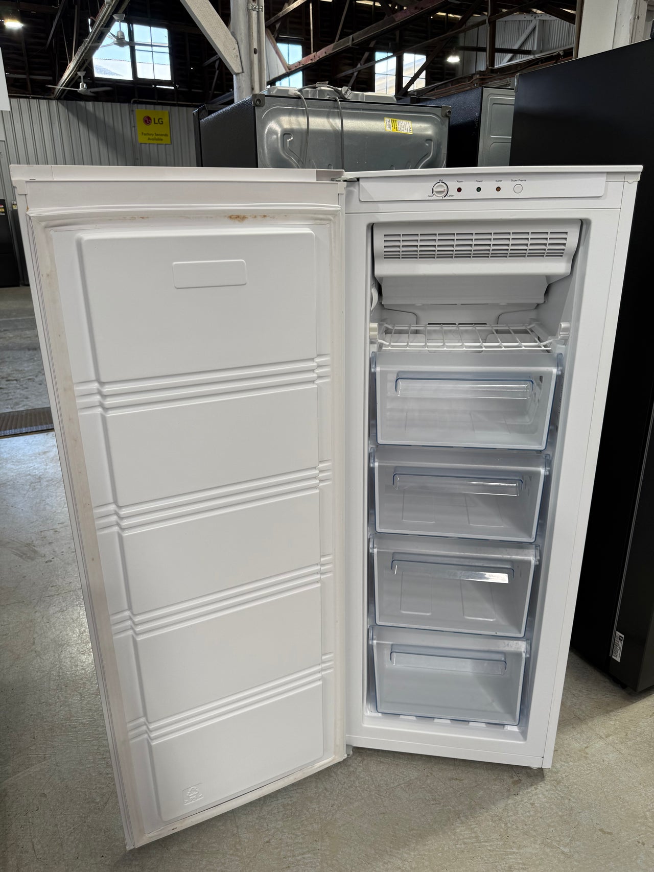 Second hand Hisense 1-DOOR WHITE FREEZER Model No. HR6VFF177A