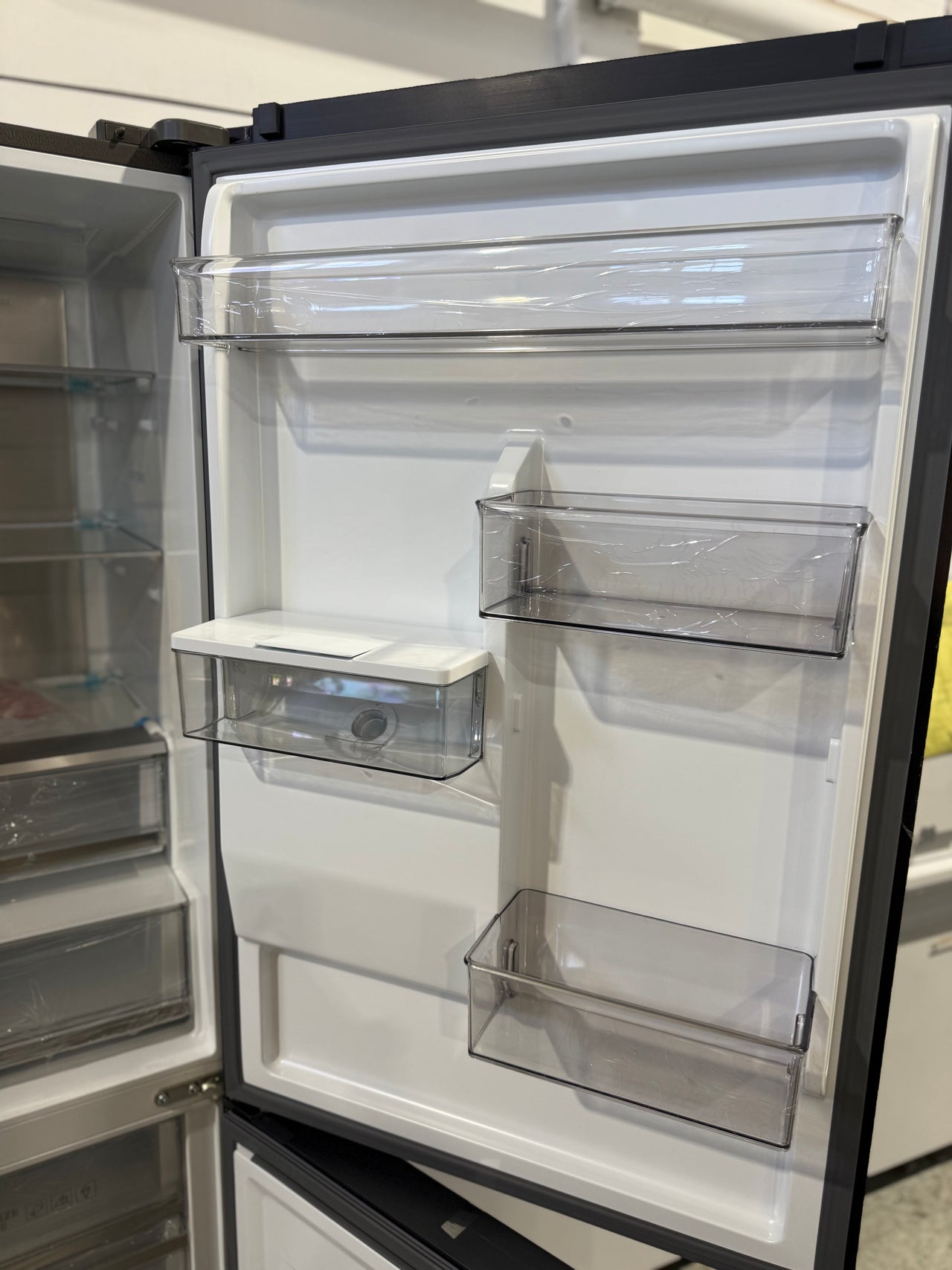 Factory second TCL 412L Bottom Mount Refrigerator – Black C440BFB