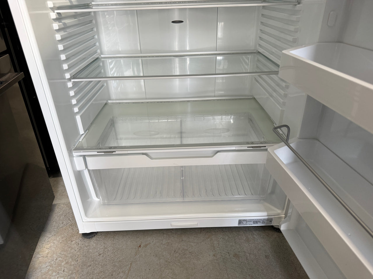 Second hand Fisher&Paykel RF521TRPW6 517-liter top-mount refrigerator