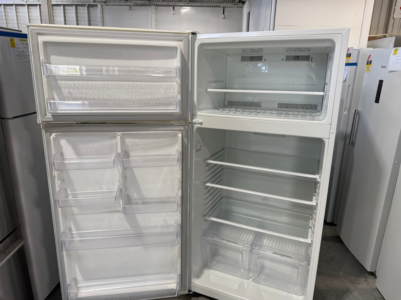 Second hand Kelvinator KTM5200WB 520-liter top-mount refrigerator