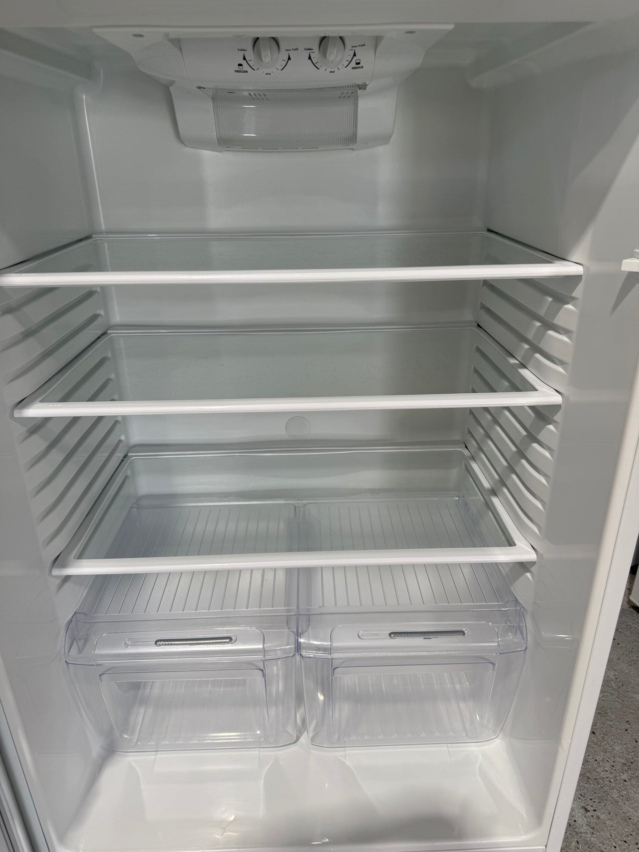 Second hand Kelvinator KTM5200WB 520-liter top-mount refrigerator