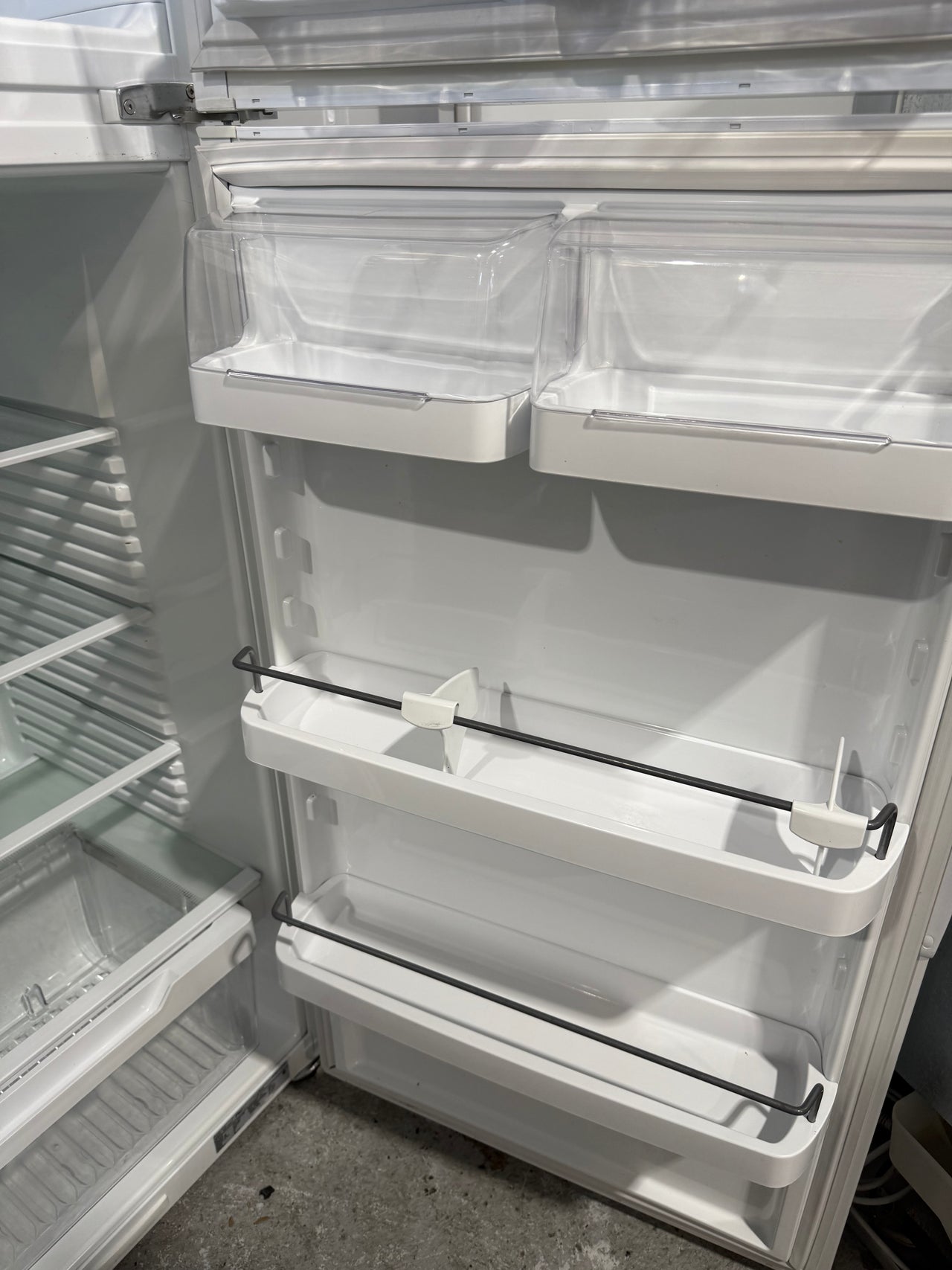 Second hand Second hand 380L Fisher & Paykel Fridge Freezer E381TRT