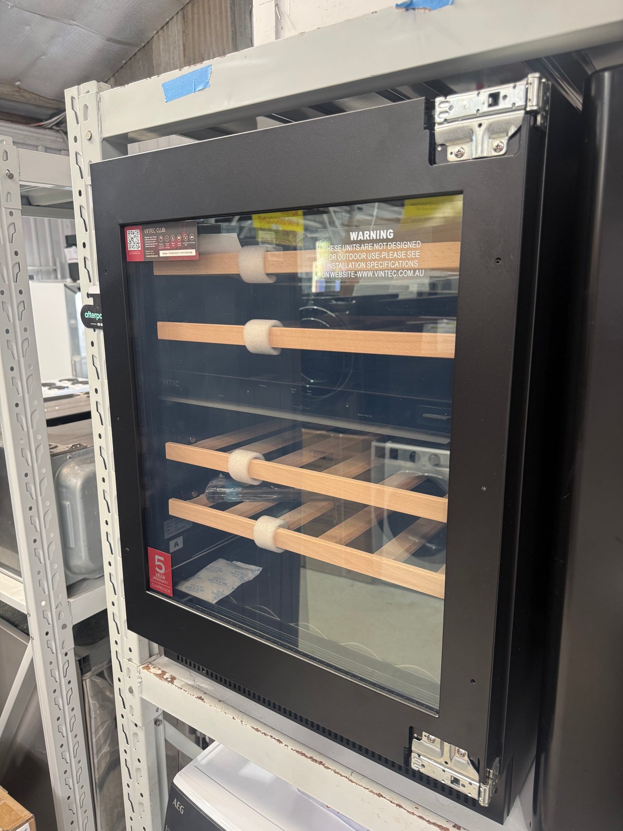 Factory second Vintec VWD820SAP-X Luxe Harmony 31-Bottle Integrated Dual Zone Wine Cabinet