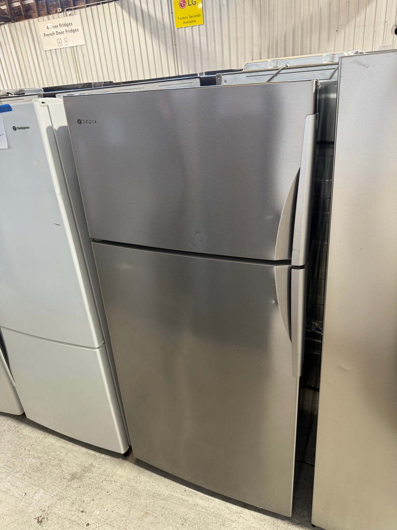 Second hand Westinghouse WTE5200WB 520-liter top-mount refrigerator