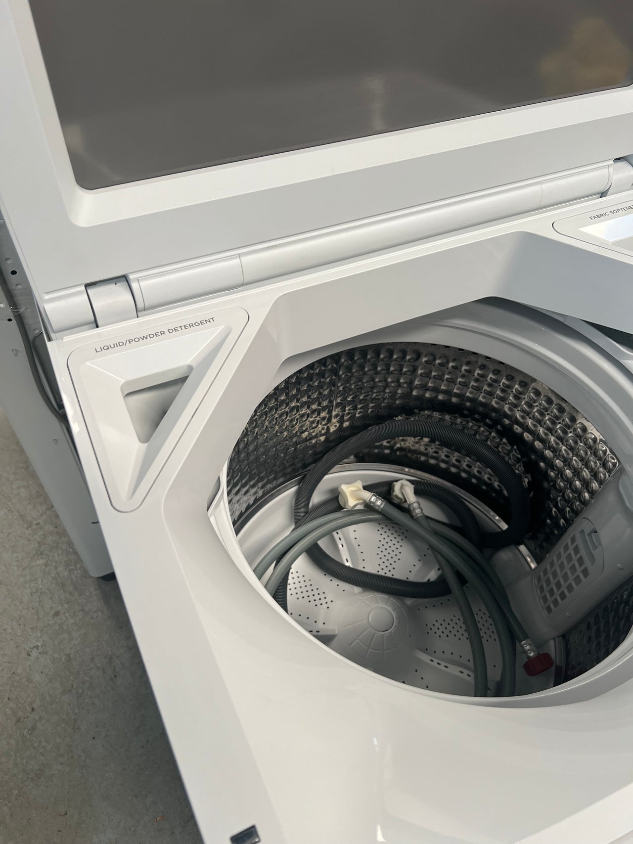 Factory second Fisher&Paykel 8kg Top Load Washer Model: WL8058G1 - Second Hand Appliances Geebung