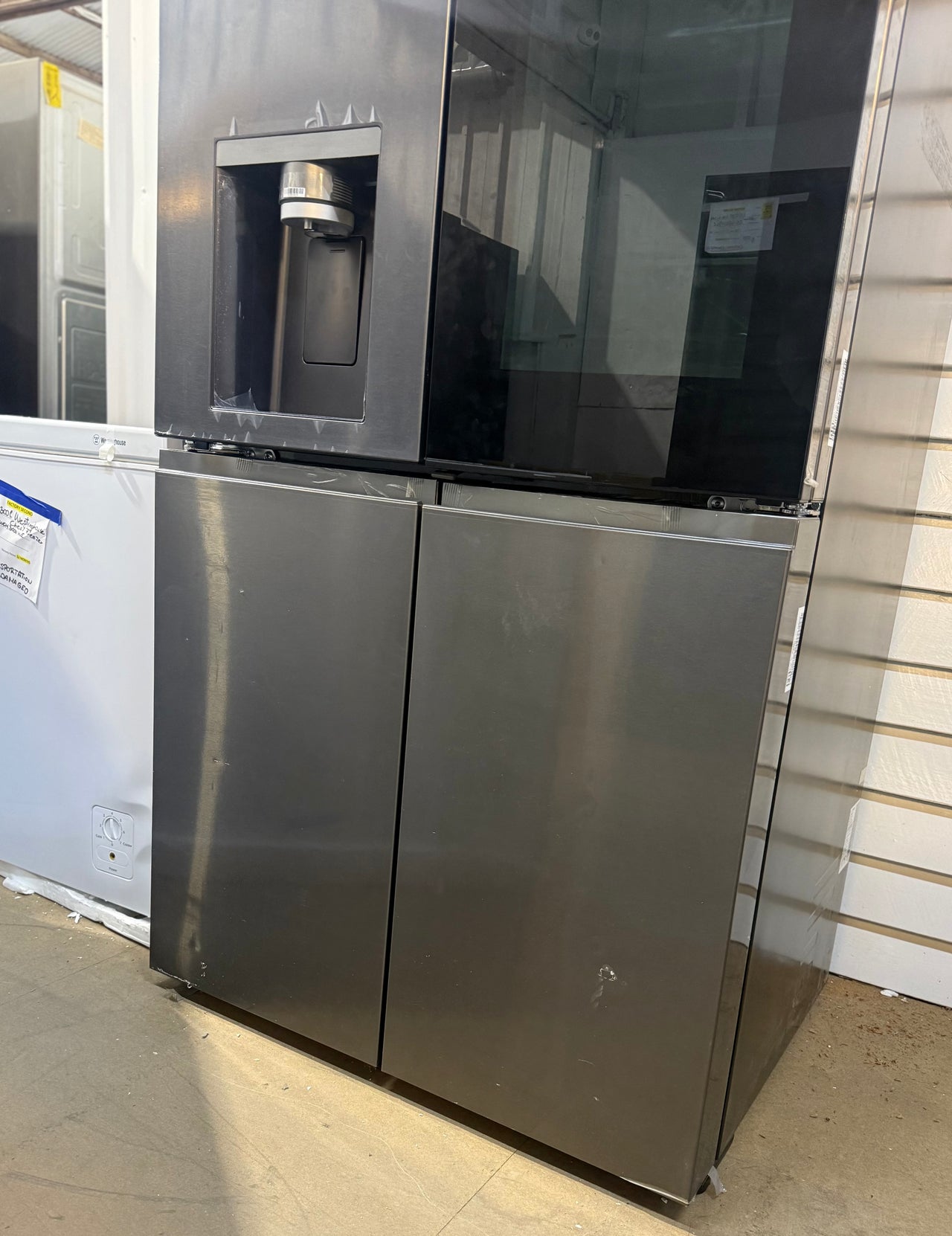 Transportation damaged LG 642L InstaView French Door Fridge – GF-V700BSLC