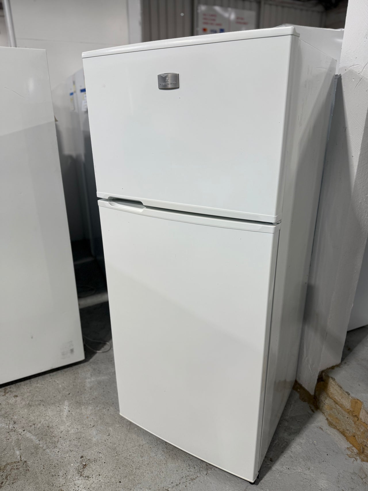 Second hand Kelvinator KTM4200WB – 420L Top Mount Refrigerator