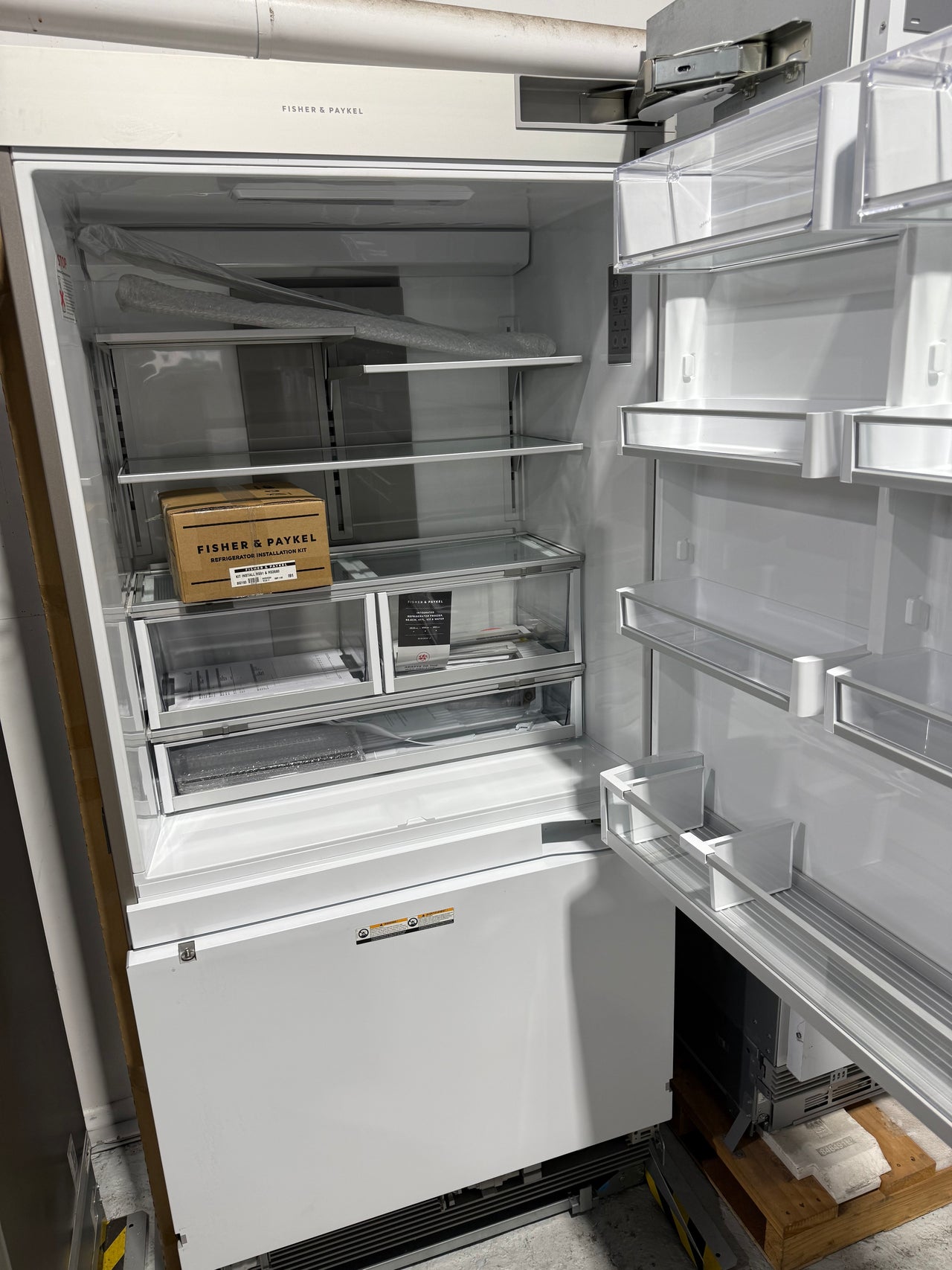 Factory second Fisher & Paykel 477L ActiveSmart Integrated Bottom Mount Fridge RS9120WRJ1