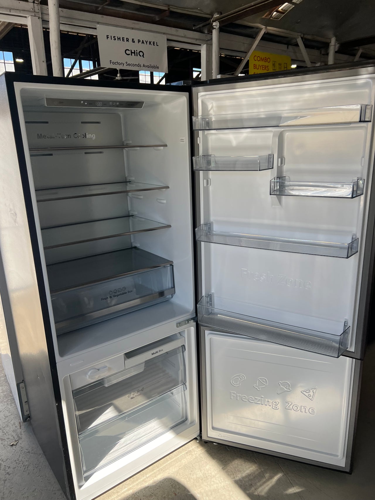 Factory second Hisense 417L Bottom Mount Refrigerator HRBM418D with 7 star energy rating - Second Hand Appliances Geebung