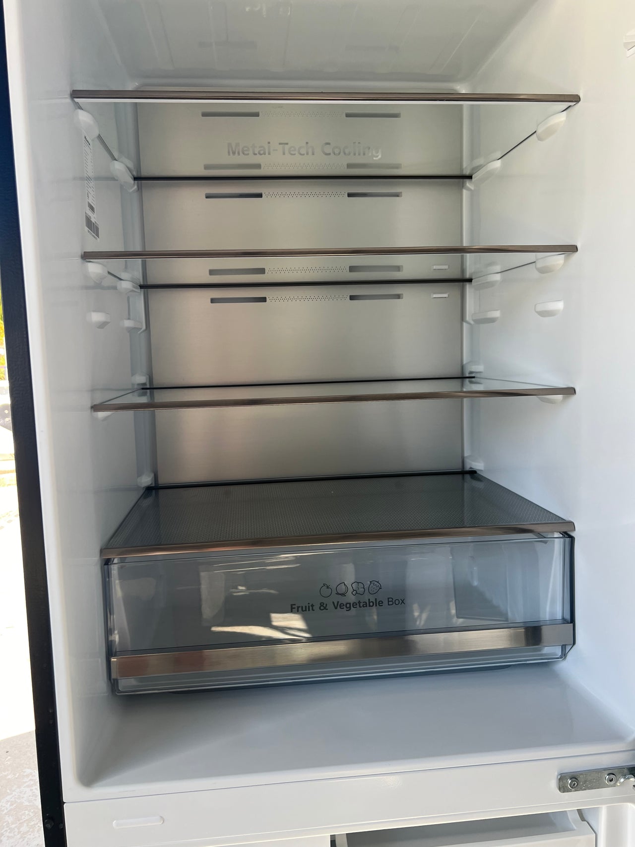 Factory second Hisense 417L Bottom Mount Refrigerator HRBM418D with 7 star energy rating - Second Hand Appliances Geebung