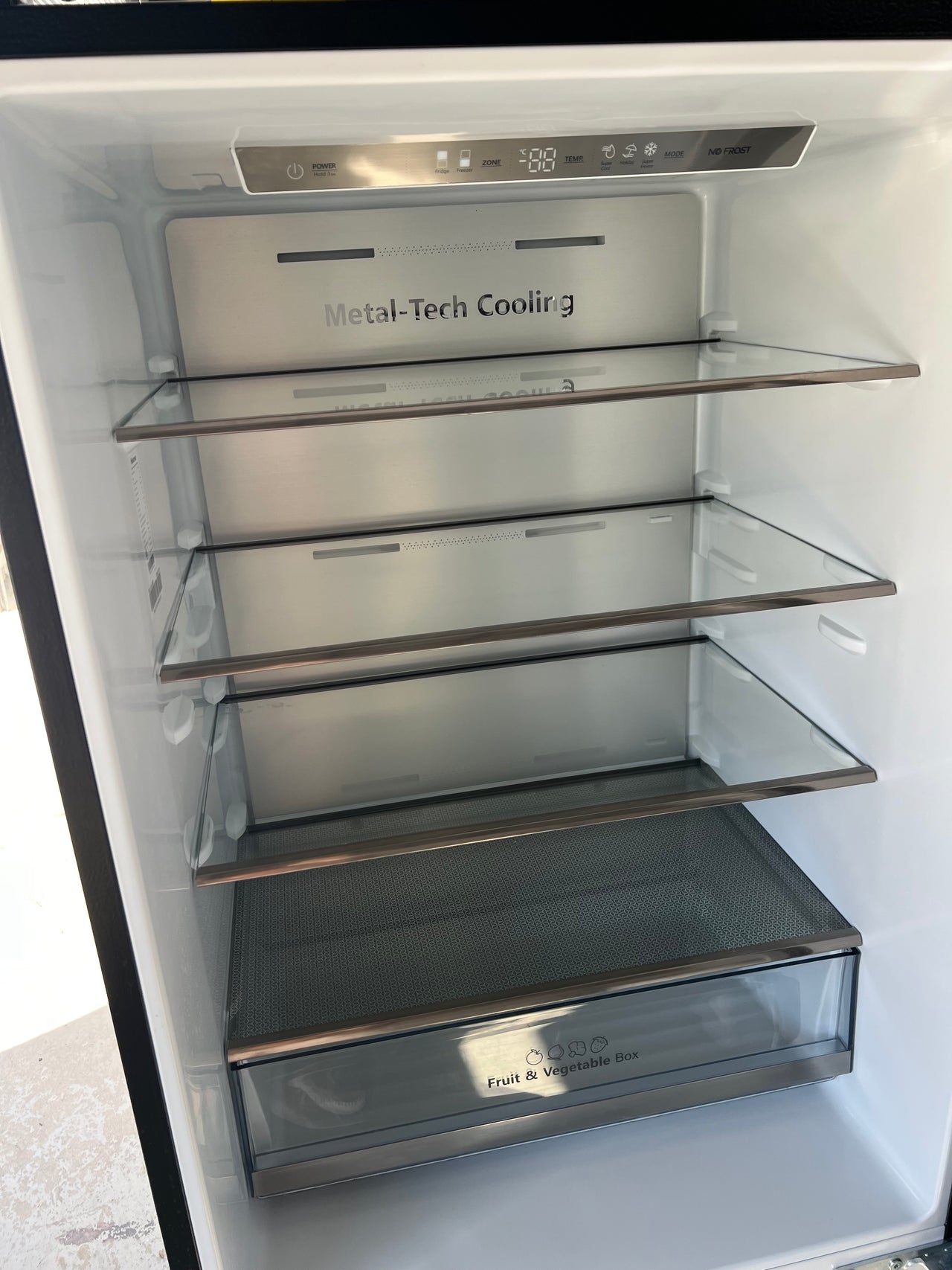 Factory second Hisense 417L Bottom Mount Refrigerator HRBM418D with 7 star energy rating - Second Hand Appliances Geebung