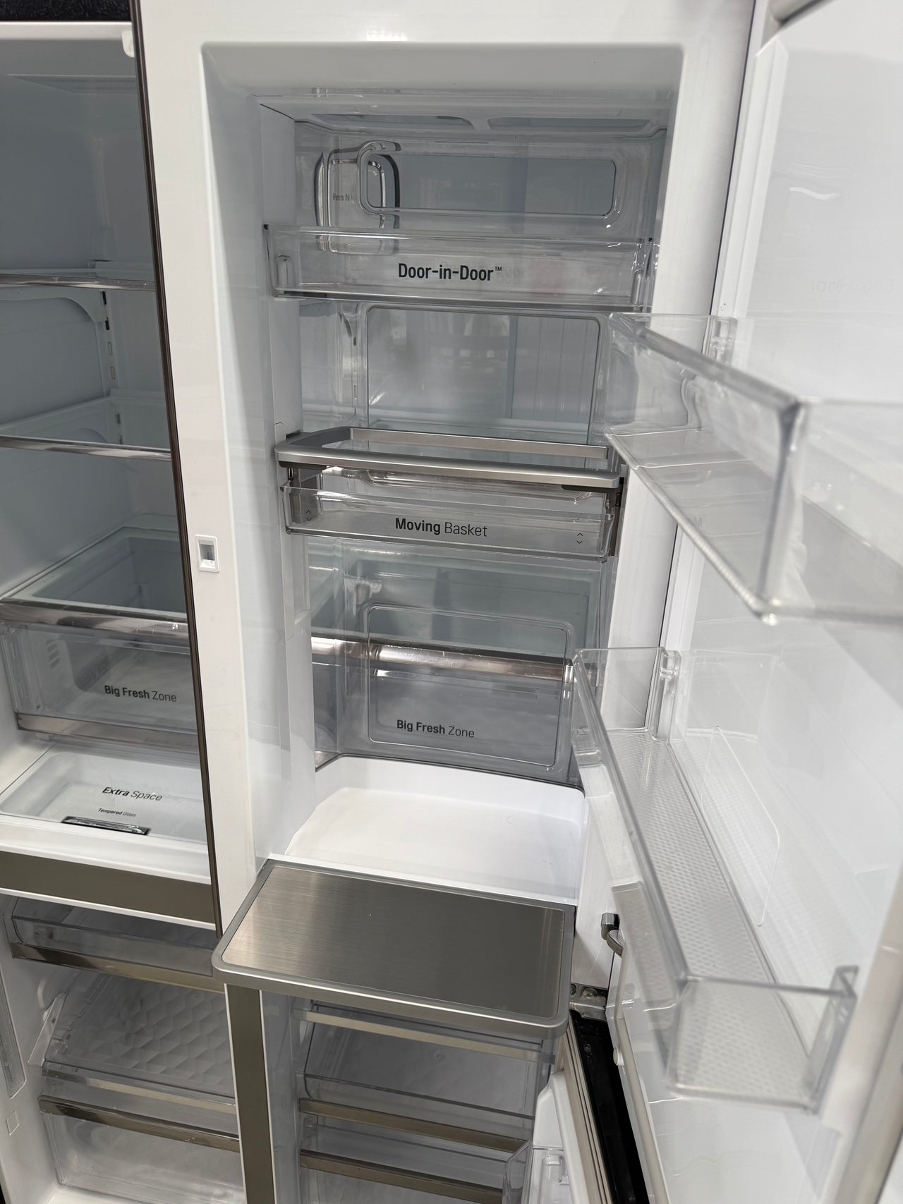 Factory second Factory second LG 708 L French Door Refrigerator – Matte Black Stainless Steel, Door-in-Door® GF-D708BSL