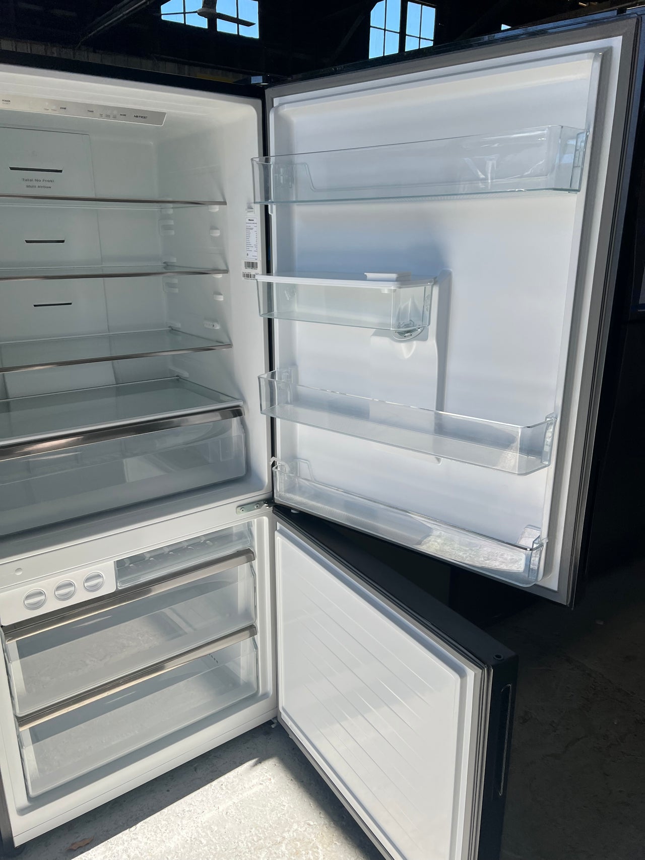 Factory Second Hisense 482L PureFlat Bottom Mount Refrigerator Model: HRBM482BW - Second Hand Appliances Geebung