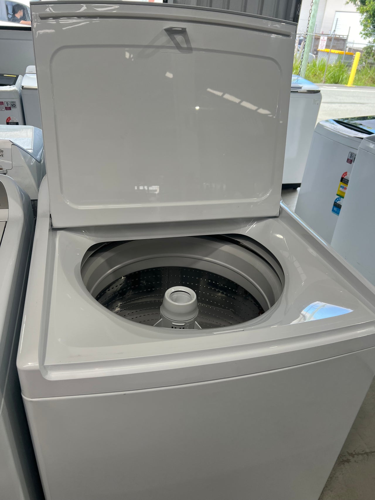 Factory second Fisher&Paykel 10kg Top Load washing machine WA1068G2 - Second Hand Appliances Geebung