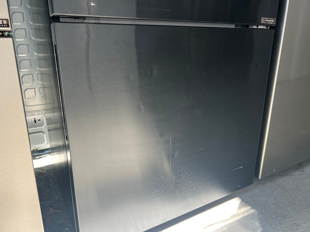 Factory Second Hisense 482L PureFlat Bottom Mount Refrigerator Model: HRBM482BW - Second Hand Appliances Geebung