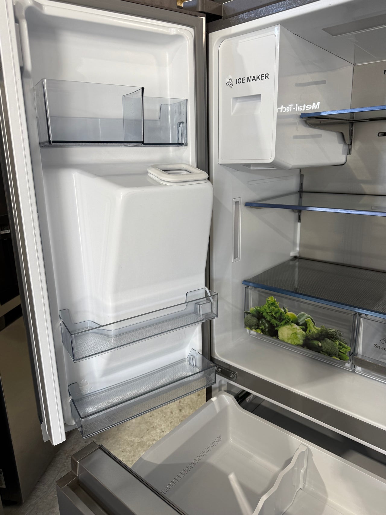 Factory second Hisense 560L PureFlat French Door Refrigerator Model: HRFD560SW