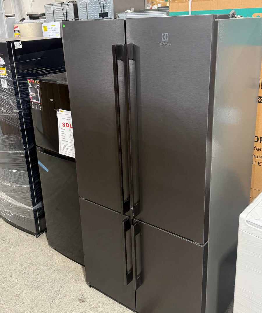 Second hand Electrolux 562L Quad Door Refrigerator – EQE5607BA