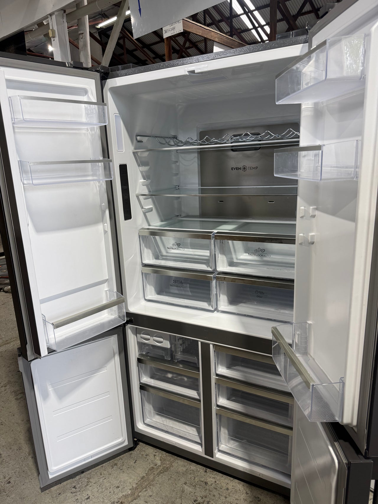 Second hand Electrolux 562L Quad Door Refrigerator – EQE5607BA