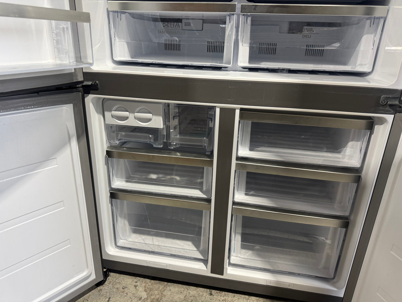 Second hand Electrolux 562L Quad Door Refrigerator – EQE5607BA