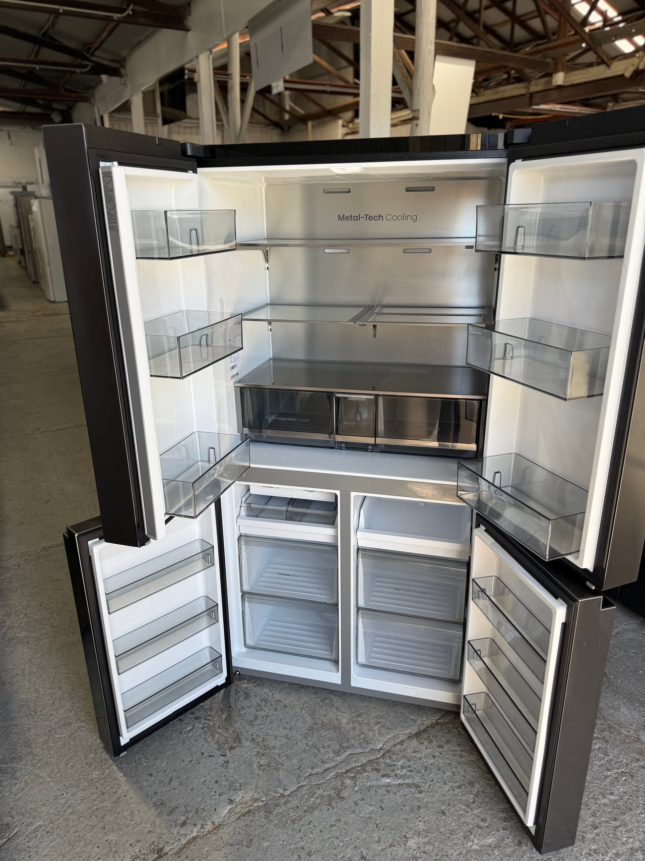 Factory second Hisense HRCD640TBW 640L French Door Refrigerator with non-plumbed ice maker & water dispenser