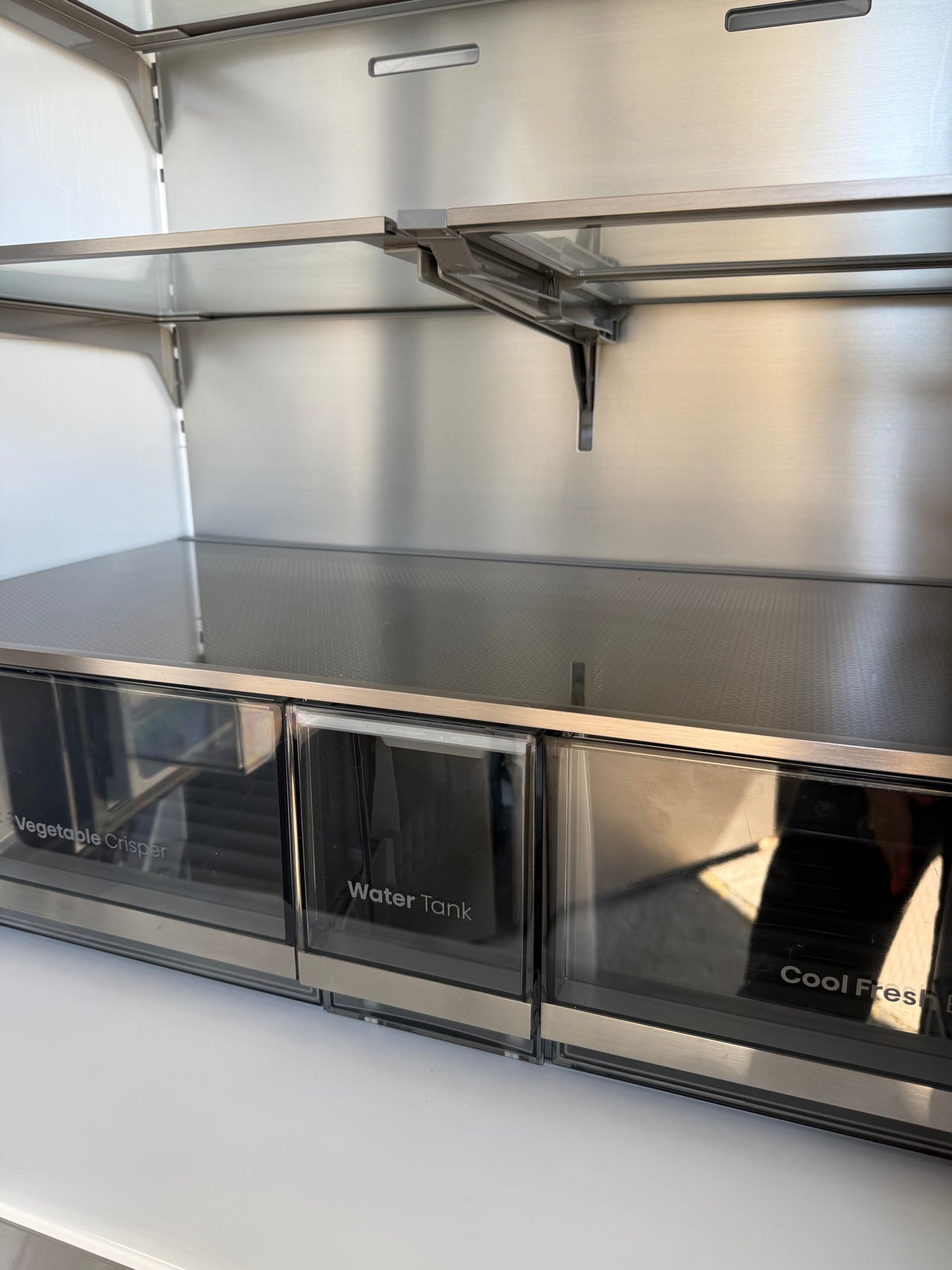 Factory second Hisense HRCD640TBW 640L French Door Refrigerator with non-plumbed ice maker & water dispenser