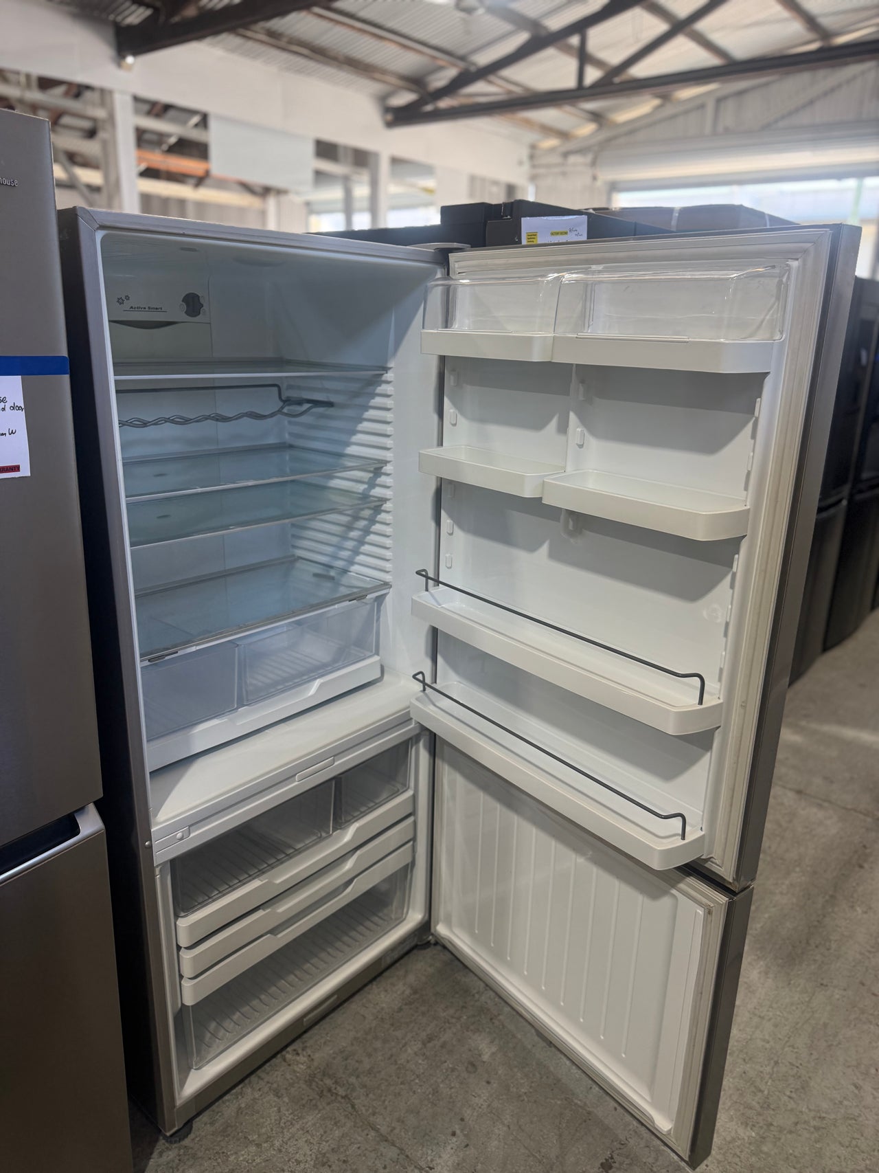 Second hand Fisher & Paykel 519L Bottom Mount Fridge – Stainless Steel (E522B)