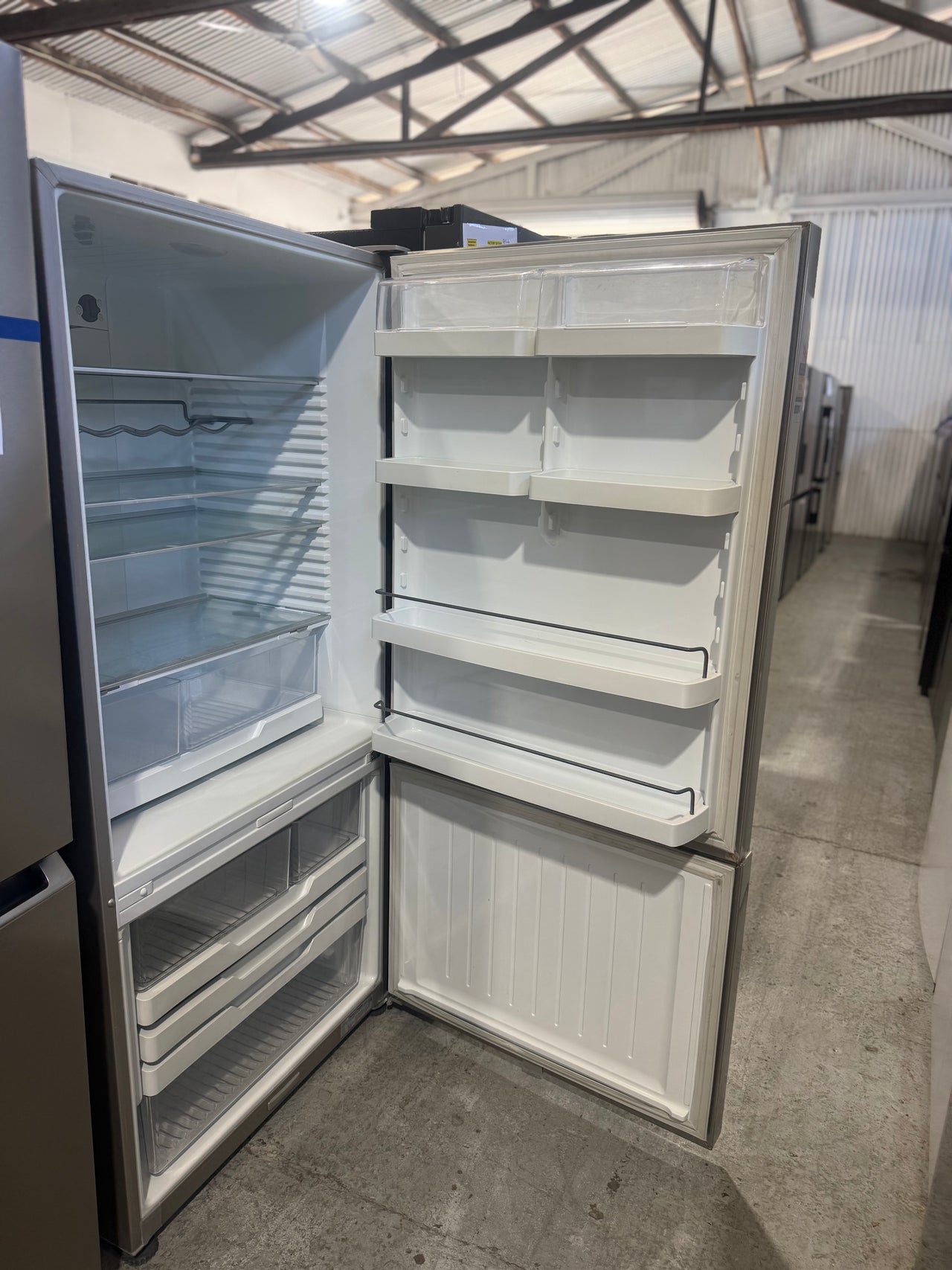 Second hand Fisher & Paykel 519L Bottom Mount Fridge – Stainless Steel (E522B)